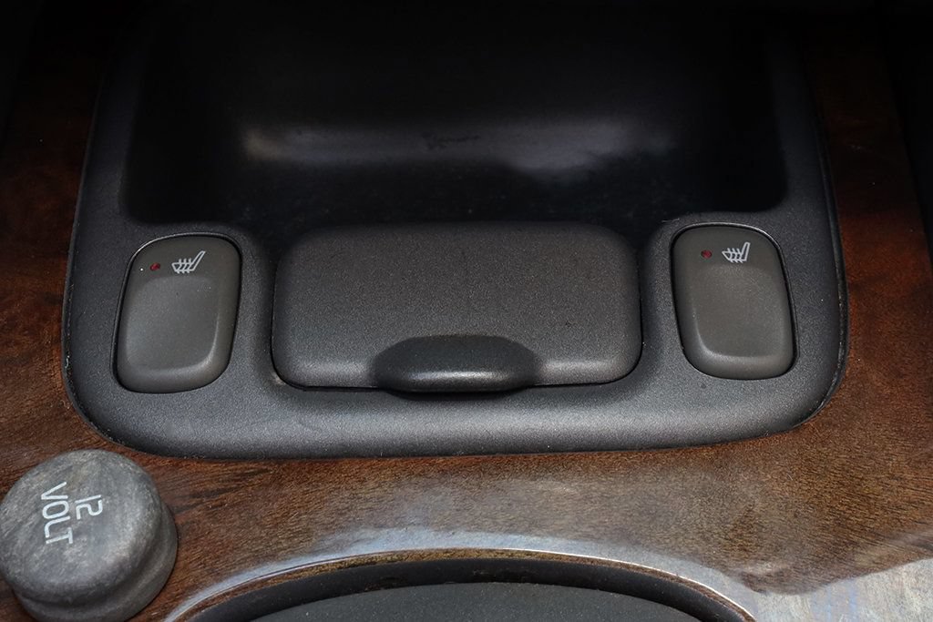 Used 2004 Volvo C70 HT FWD image 35