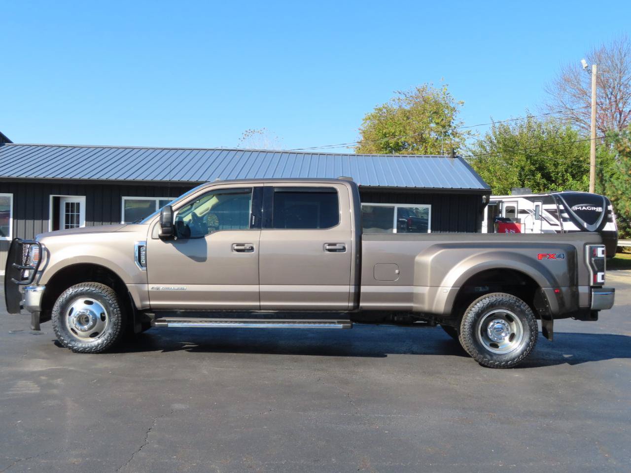 Used 2020 Ford F350 Lariat w/ Lariat Ultimate Package AWD/4WD image 3