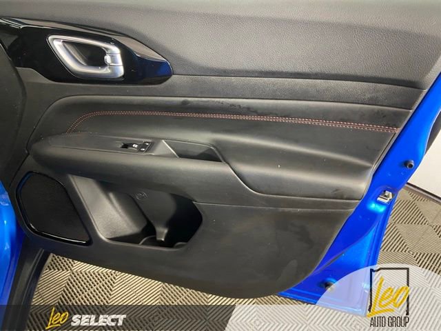 Used 2025 Jeep Compass Trailhawk image 13