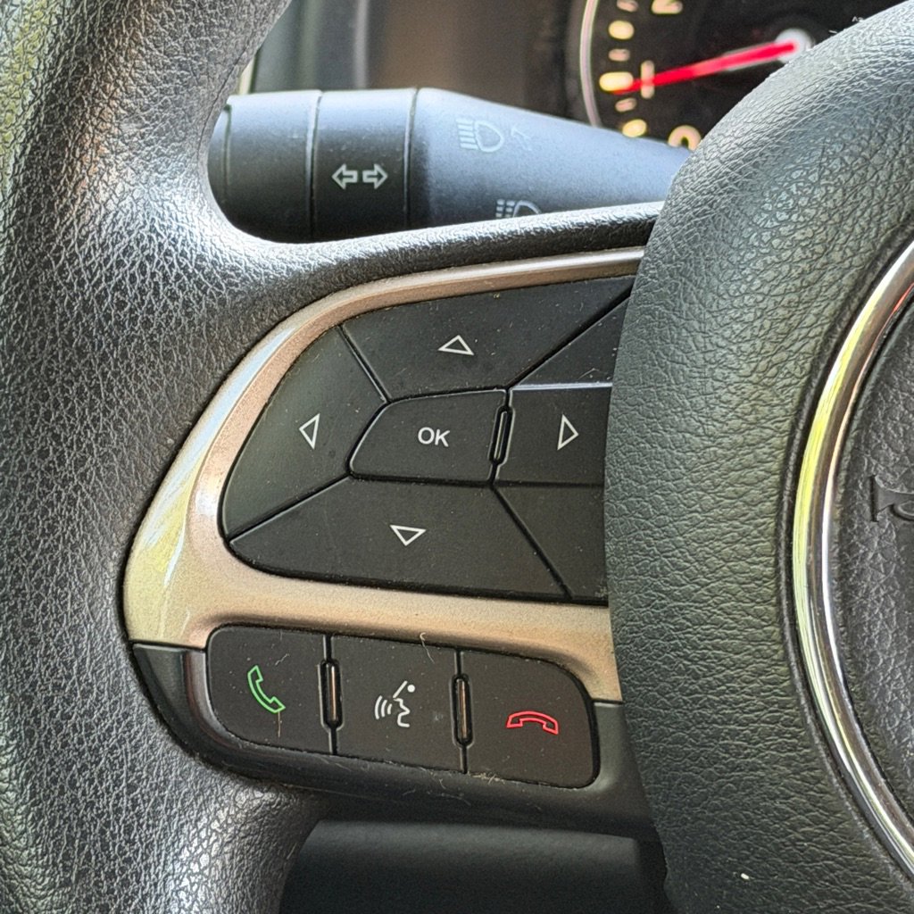 Used 2017 Jeep Renegade Sport w/ Power & Air Group FWD image 30