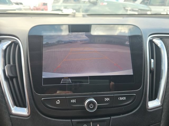 Used 2021 Chevrolet Malibu LT FWD image 19