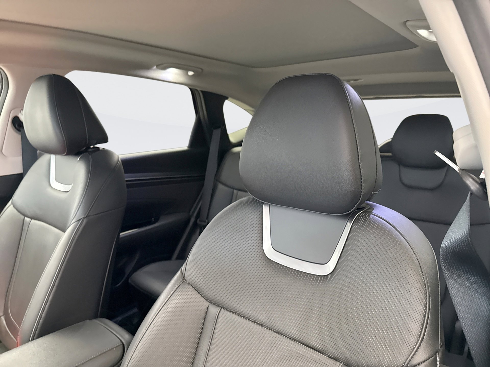 Used 2023 Hyundai Tucson Limited image 10