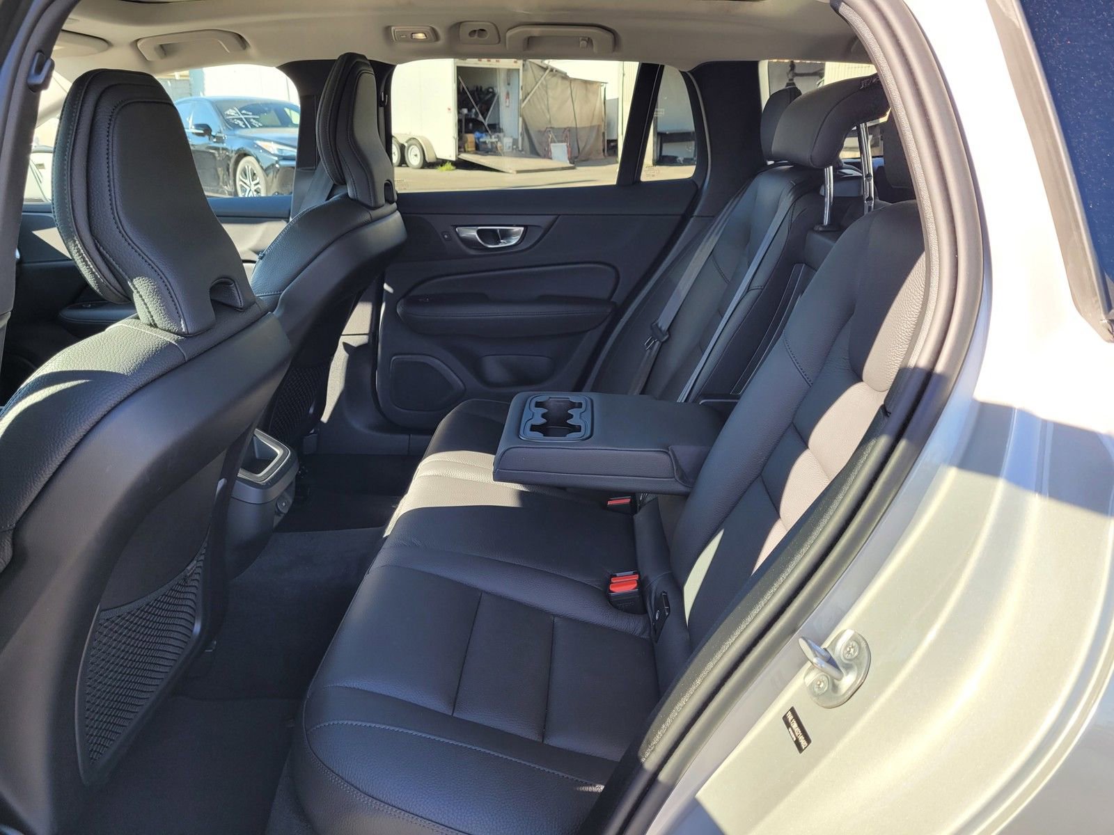 Certified 2025 Volvo V60 B5 Cross Country Plus image 9