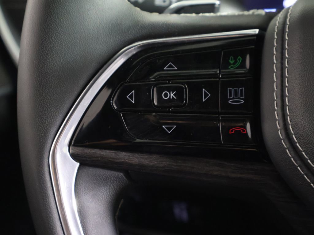 Used 2022 Jeep Grand Cherokee Overland AWD/4WD image 44