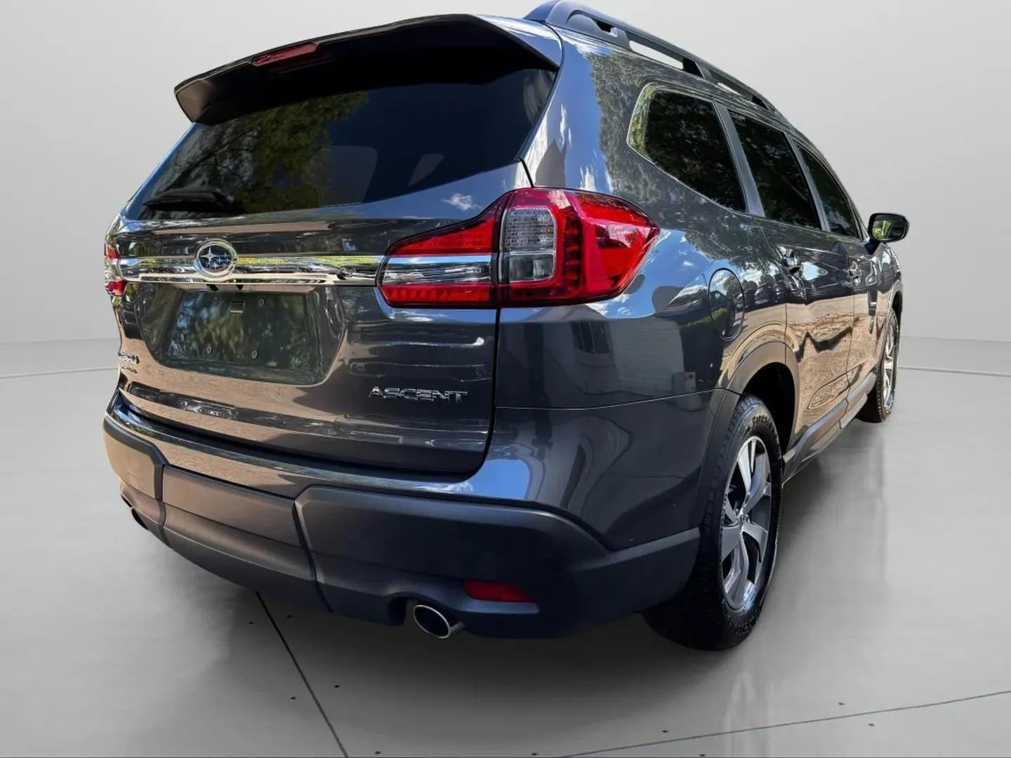 Used 2022 Subaru Ascent Premium image 7