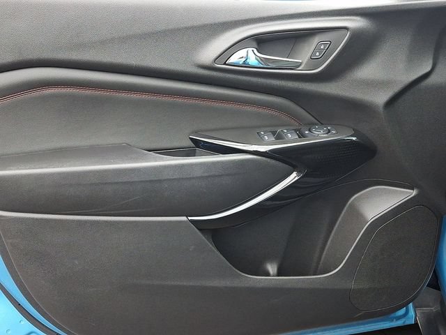 Used 2025 Chevrolet Trax RS FWD image 12