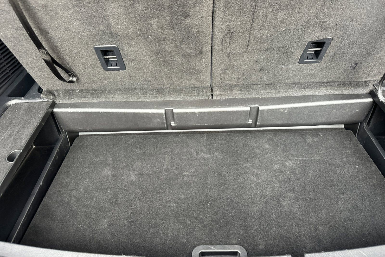 Used 2025 Ford Explorer ST-Line w/ ST-Line Street Pack image 17