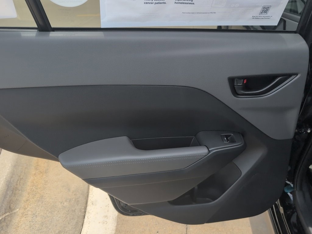 Used 2025 Subaru Crosstrek 2.0i Premium image 32