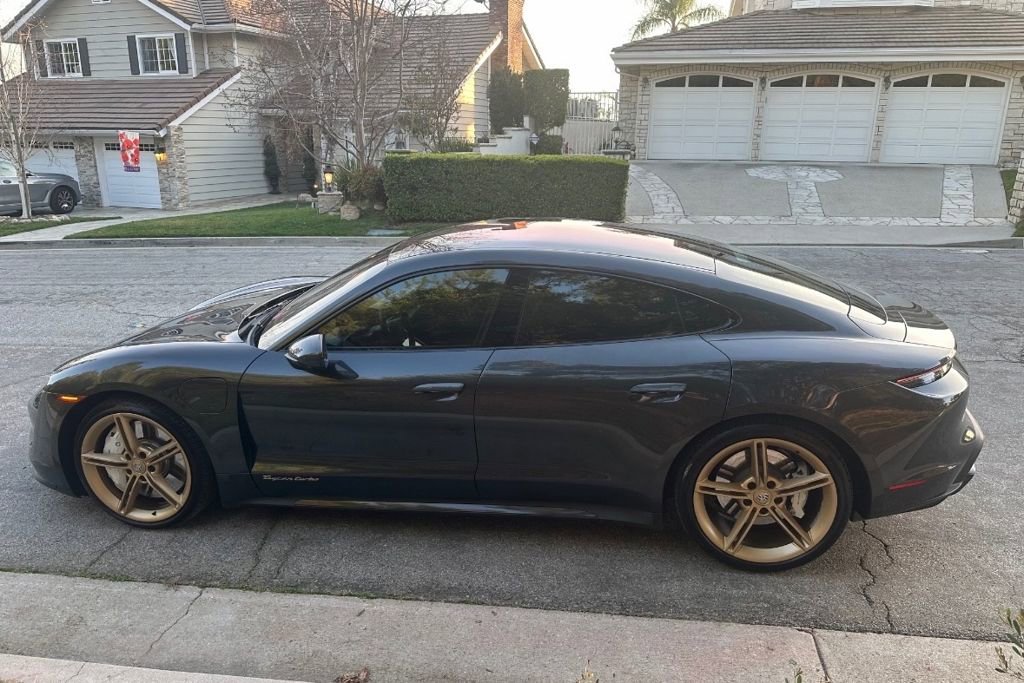 Used 2020 Porsche Taycan Turbo image 3