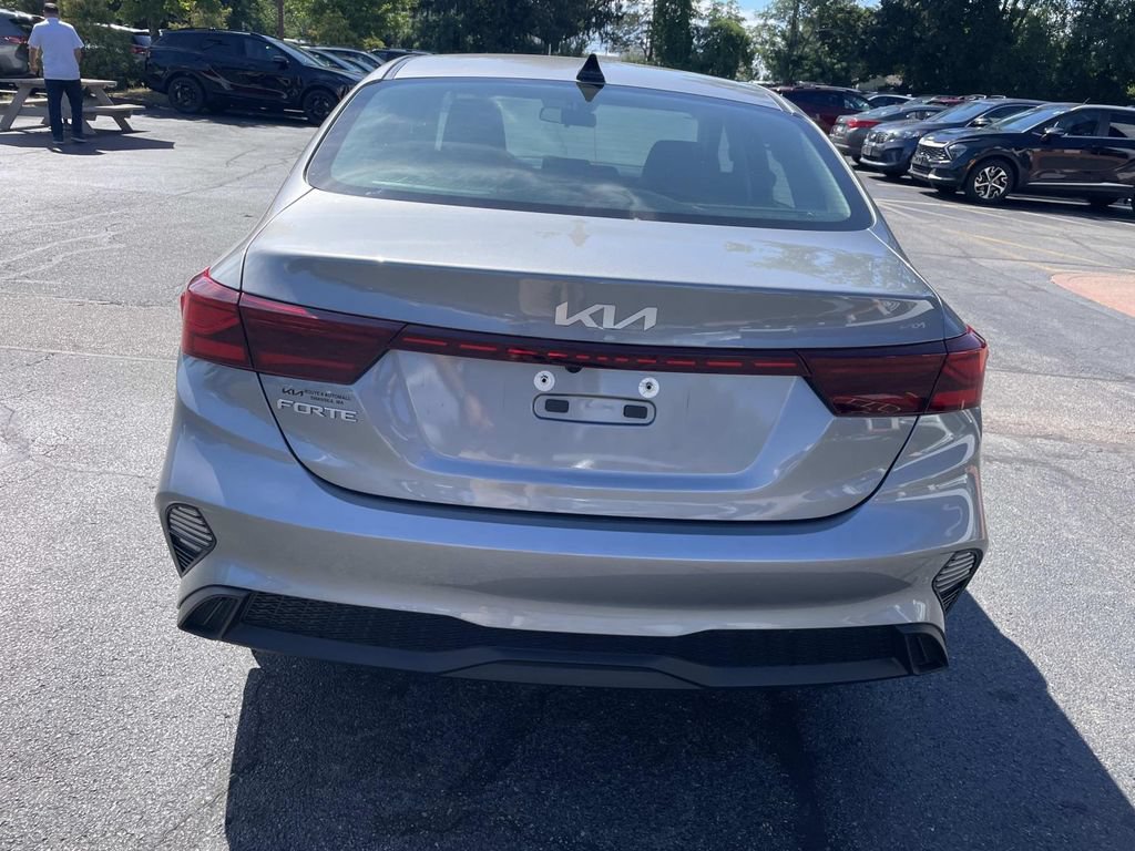 Used 2024 Kia Forte LXS FWD image 4
