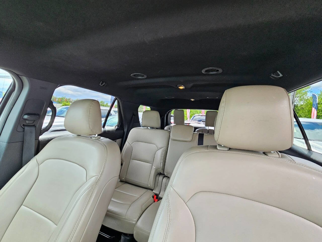 Used 2017 Ford Explorer Platinum AWD/4WD image 22