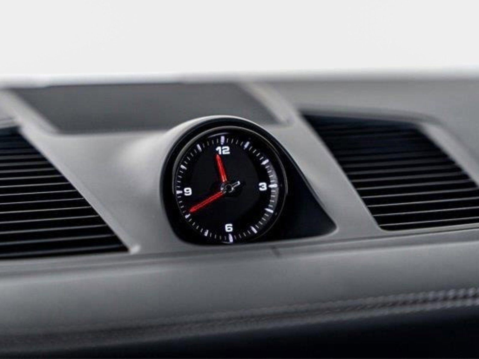 Used 2022 Porsche Cayenne S image 45