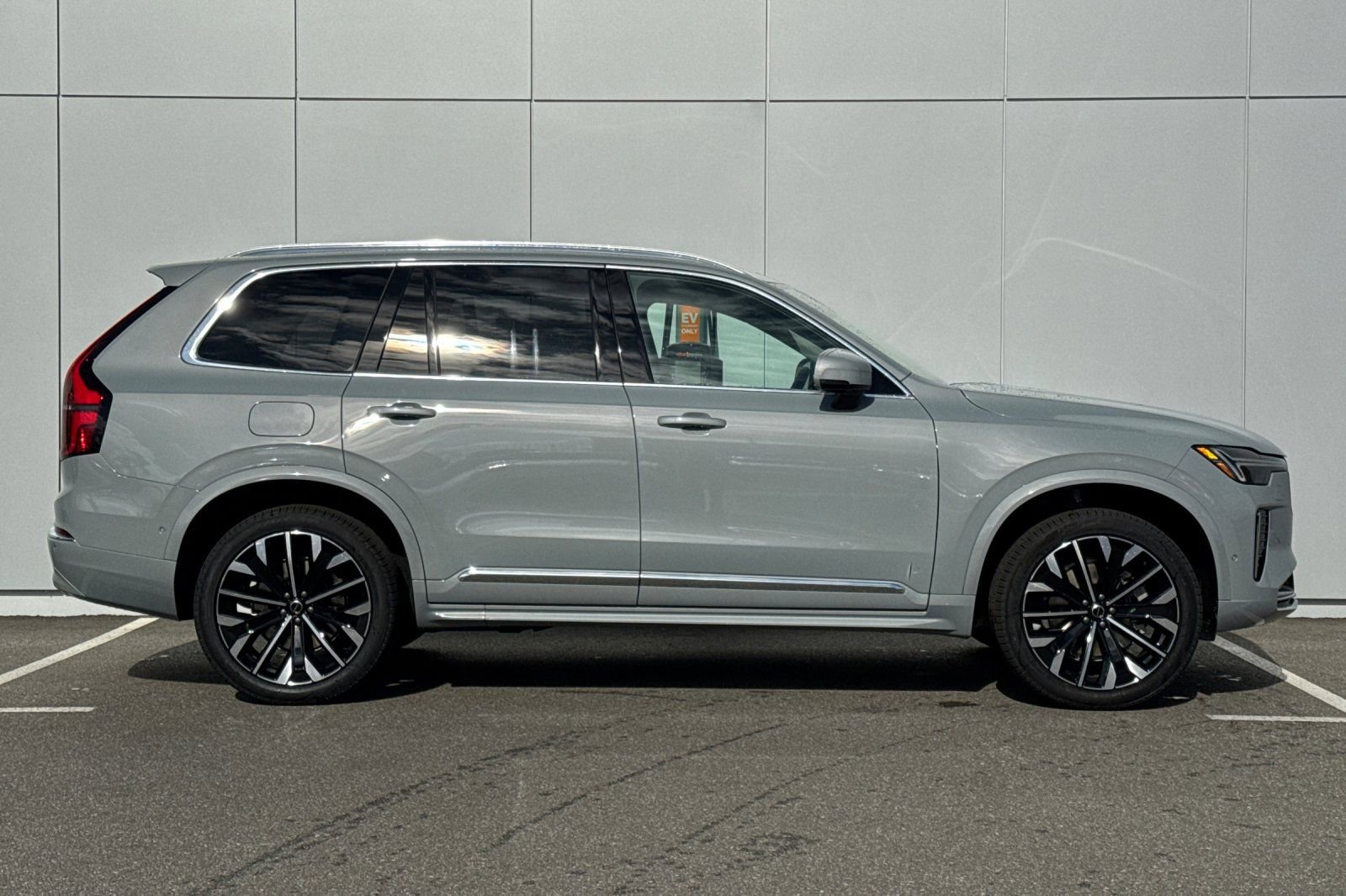 New 2026 Volvo XC90 B6 Ultra w/ Protection Package AWD/4WD image 6