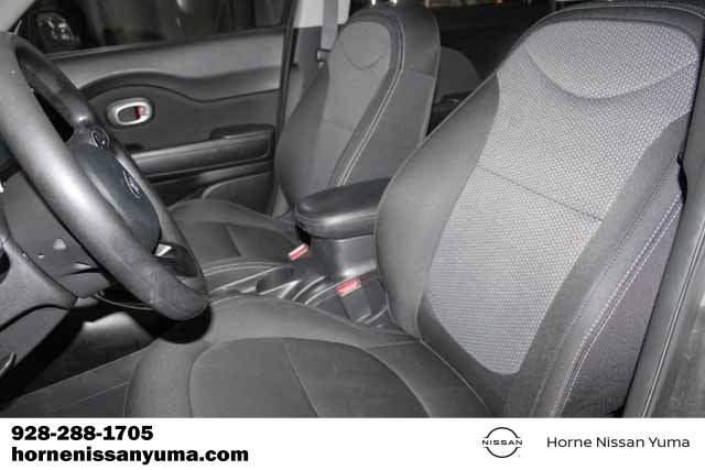 Used 2017 Kia Soul + image 4