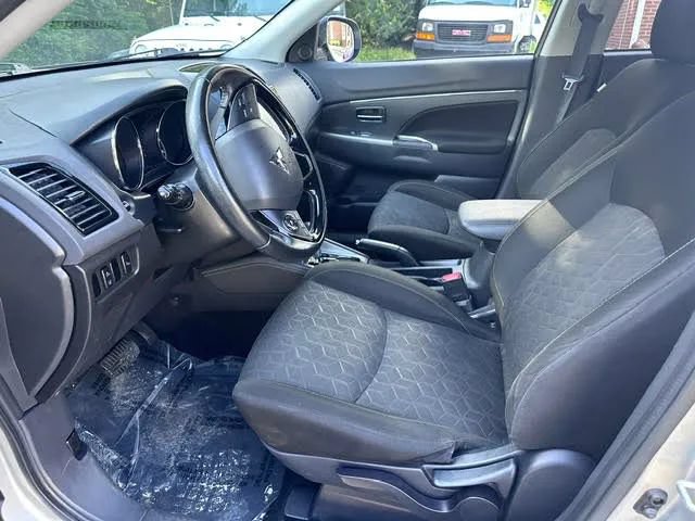 Used 2020 Mitsubishi Outlander Sport SE AWD/4WD image 7