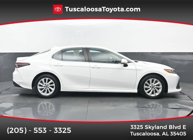 Used 2022 Toyota Camry LE FWD image 1