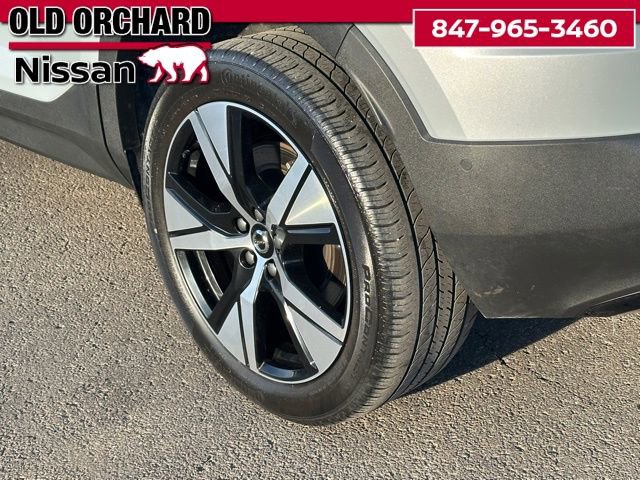 Used 2022 Volvo XC40 P8 Recharge Plus image 9