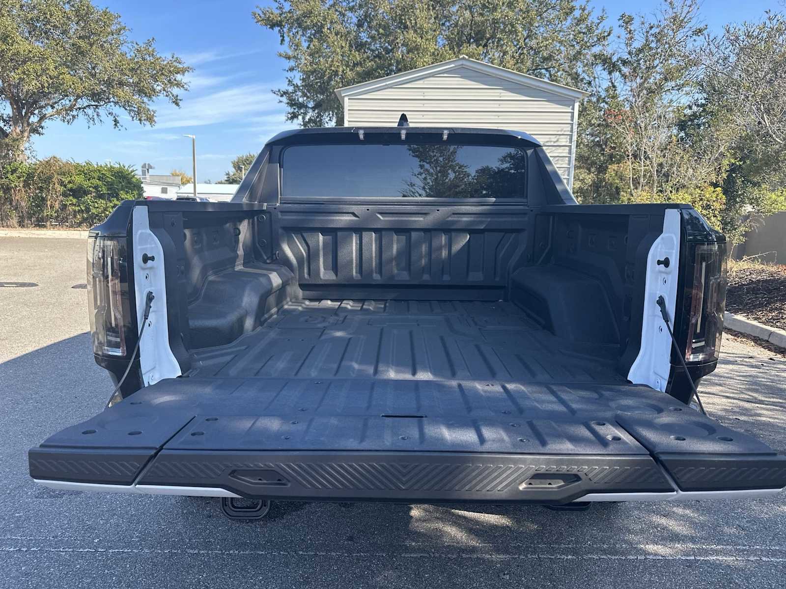 Certified 2025 GMC Hummer EV 3X w/ Extreme Off-Road Package image 25