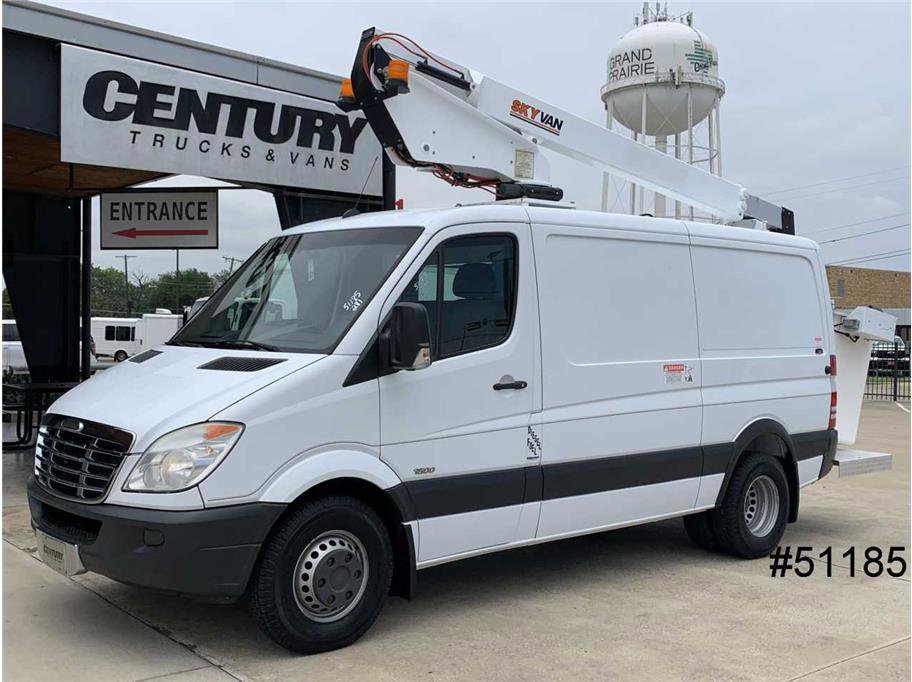 Used 2013 Freightliner Sprinter 3500 image 3