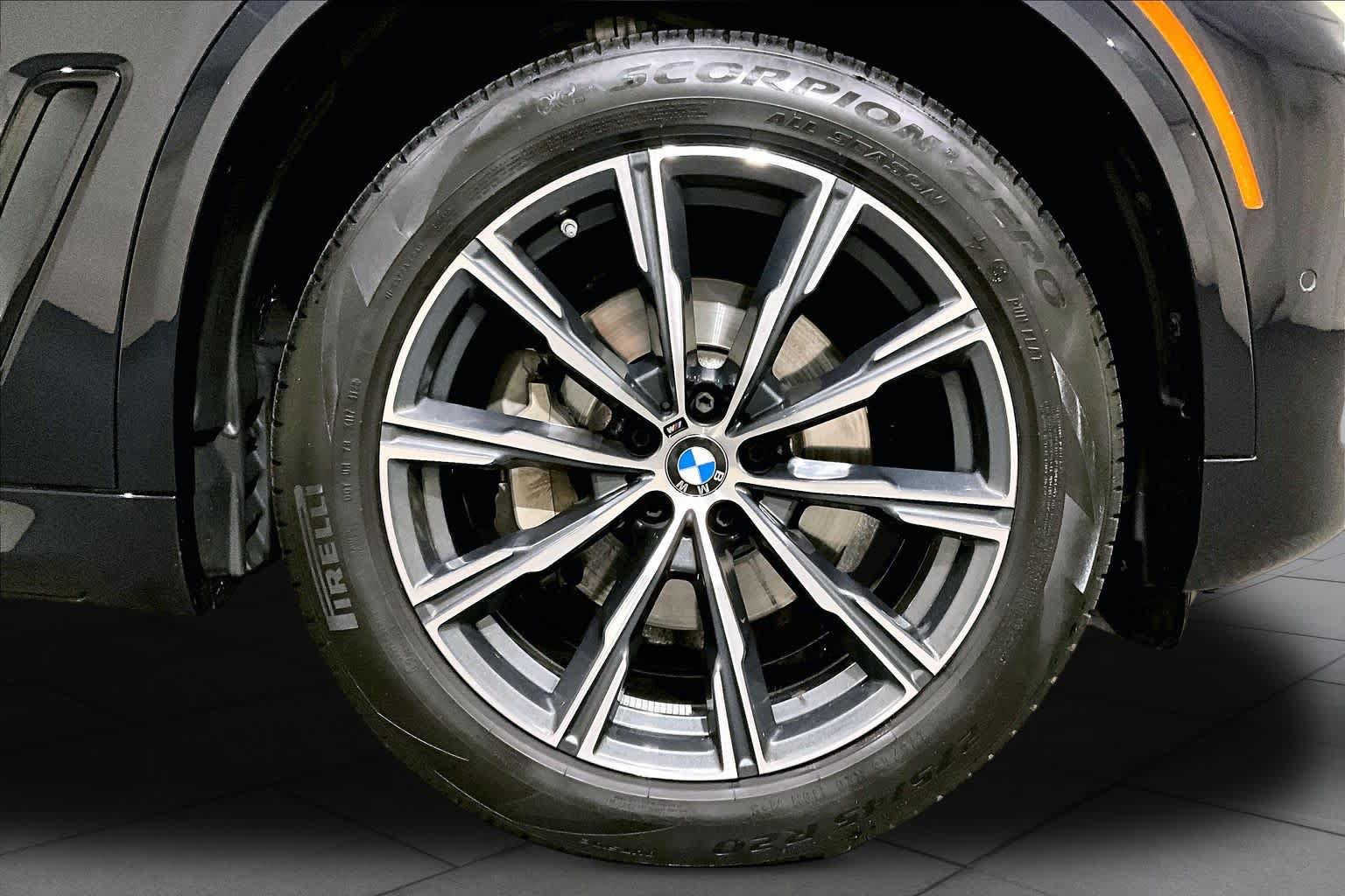 Used 2023 BMW X5 xDrive40i w/ M Sport Package AWD/4WD image 10