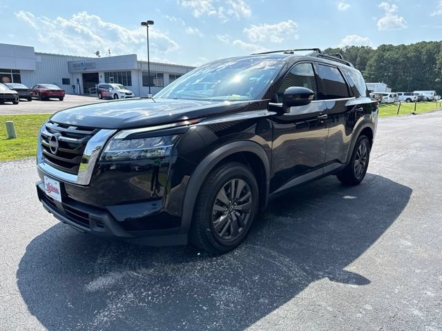 Used 2022 Nissan Pathfinder SV AWD/4WD image 3