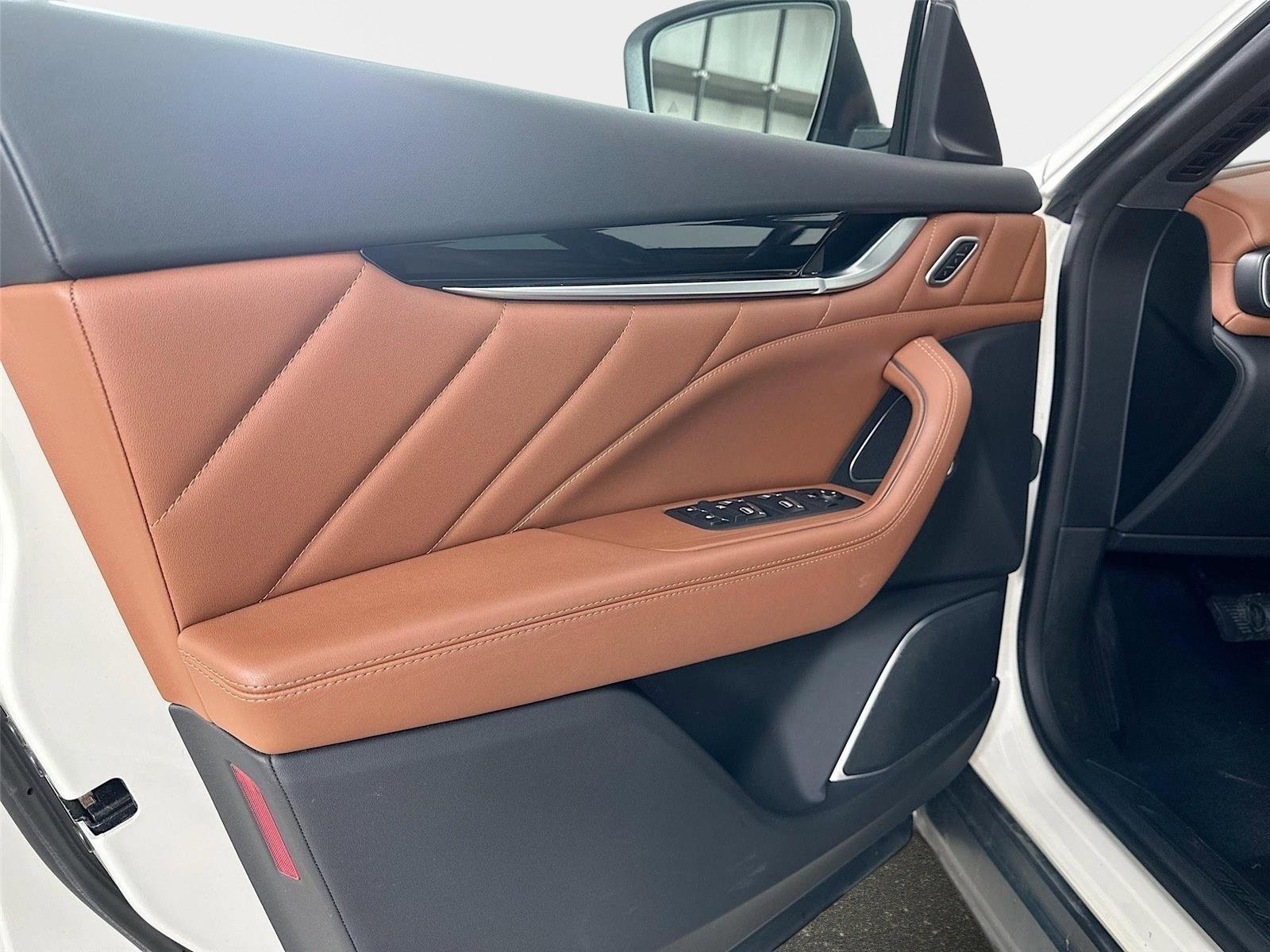 Used 2022 Maserati Levante GT image 16