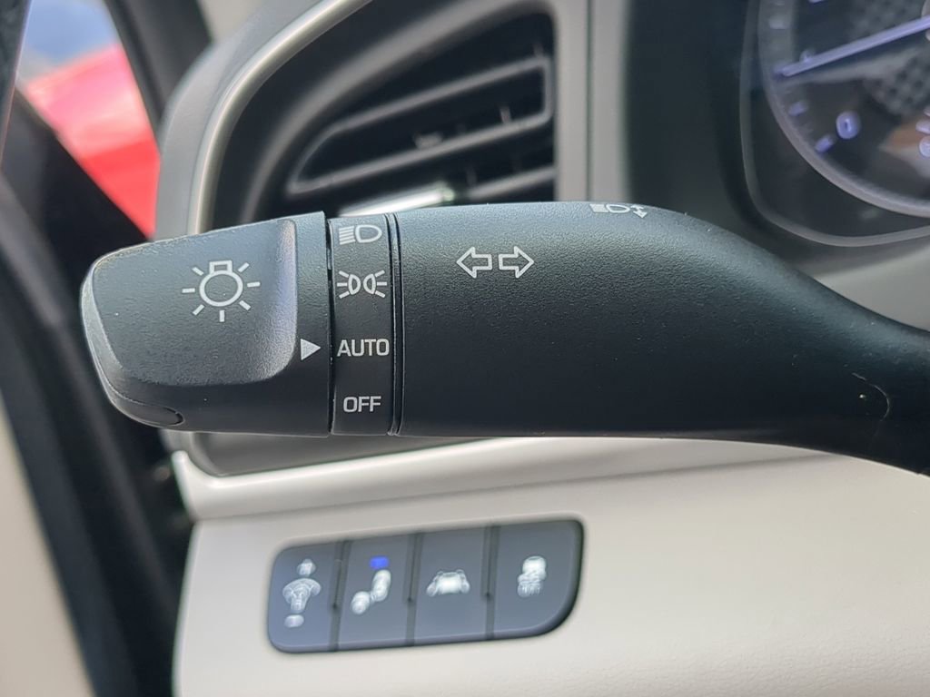 Used 2020 Hyundai Elantra Value Edition FWD image 25