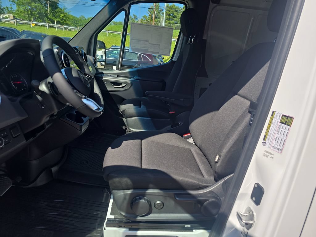 New 2026 Mercedes-Benz Sprinter 2500 image 9