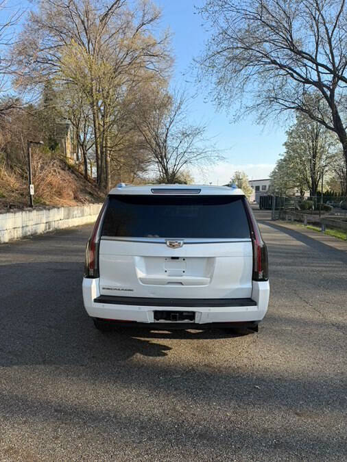 Used 2018 Cadillac Escalade Luxury AWD/4WD image 8