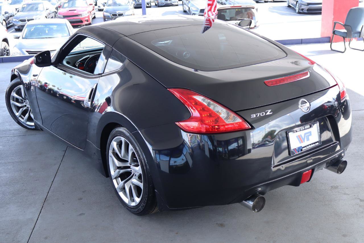 Used 2014 Nissan 370Z Coupe RWD image 7