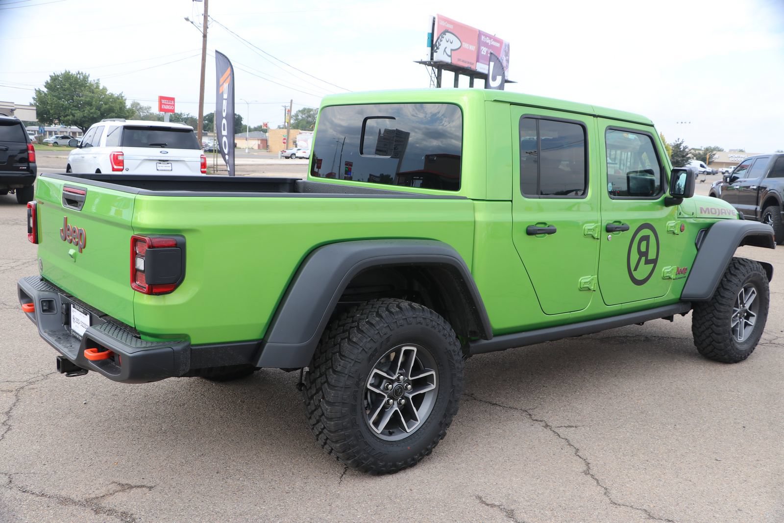 New 2025 Jeep Gladiator Mojave w/ Convenience Group AWD/4WD image 7