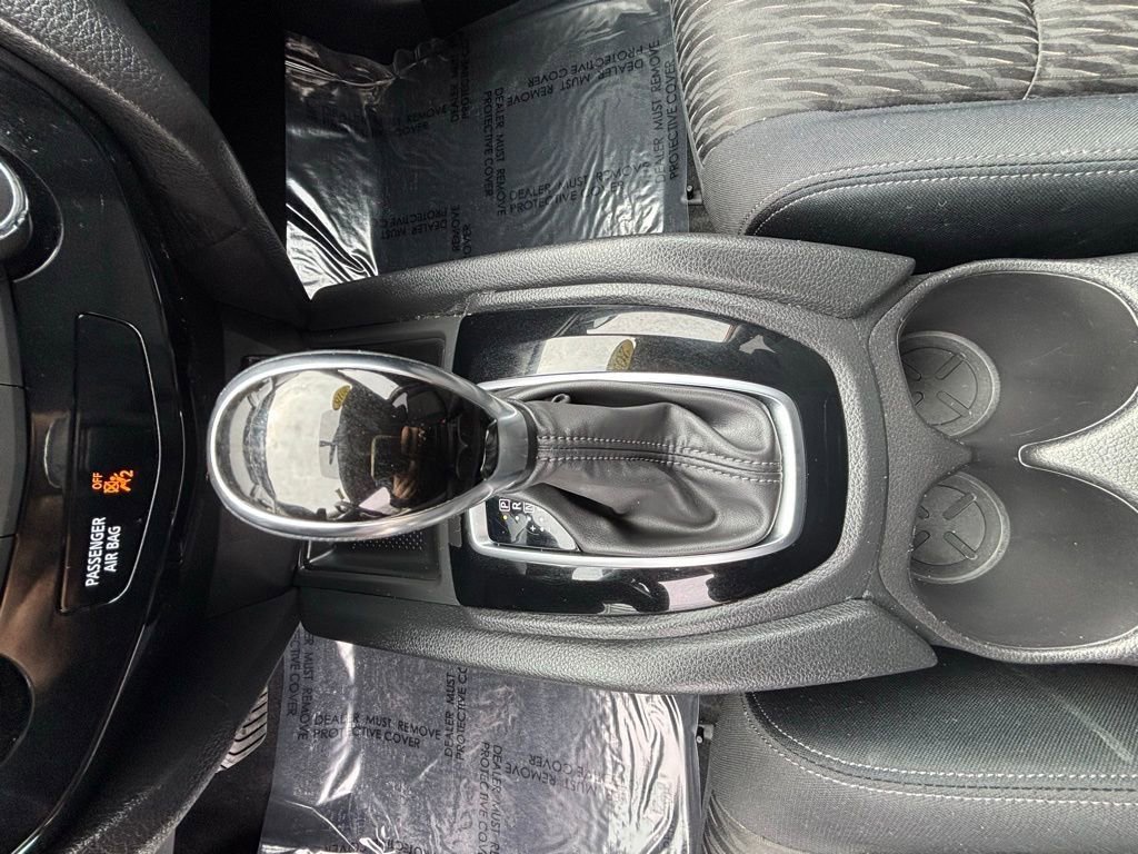 Used 2018 Nissan Rogue SV image 5
