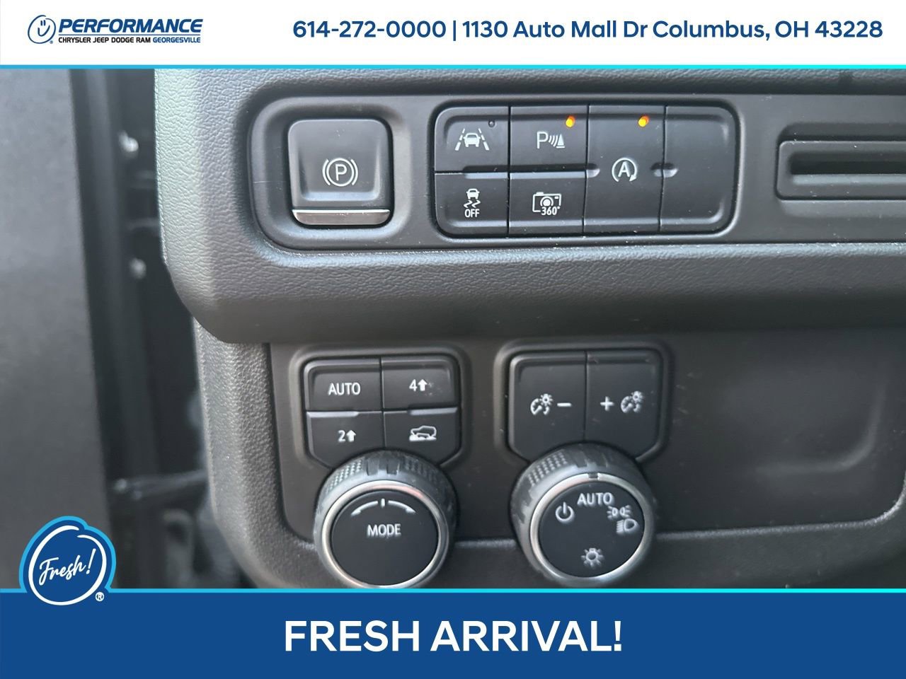 Used 2024 Chevrolet Suburban RST w/ Luxury Package image 17