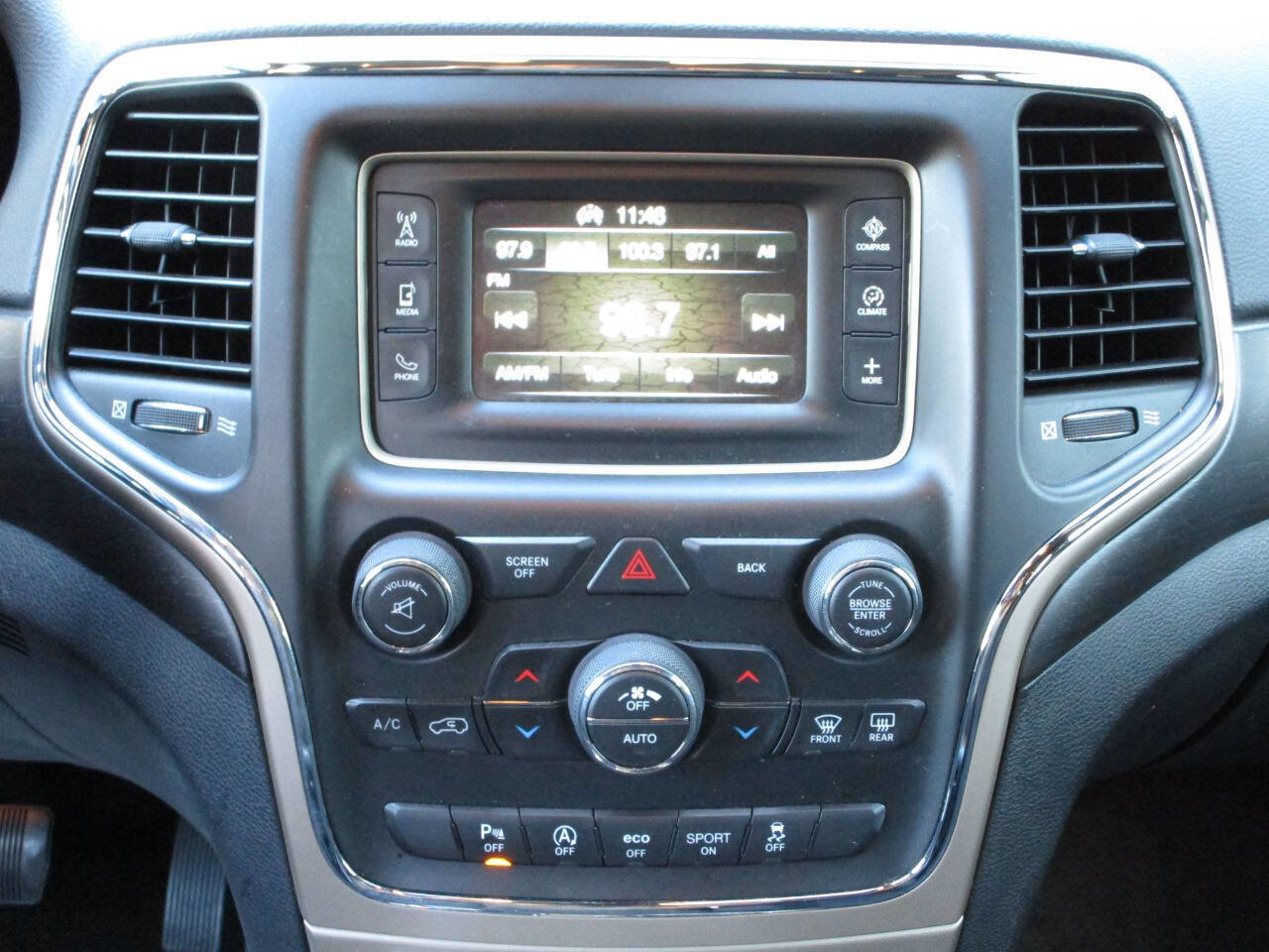 Used 2017 Jeep Grand Cherokee Laredo RWD image 18