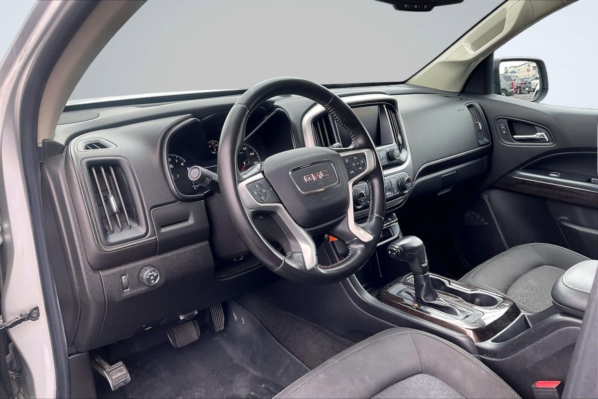Used 2018 GMC Canyon SLE w/ SLE Convenience Package RWD image 14