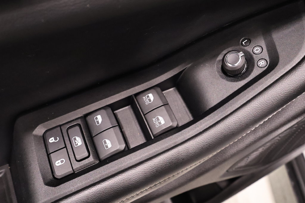 Used 2024 Jeep Grand Cherokee Limited AWD/4WD image 12