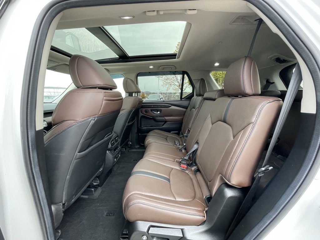 Used 2025 Honda Pilot Elite image 25