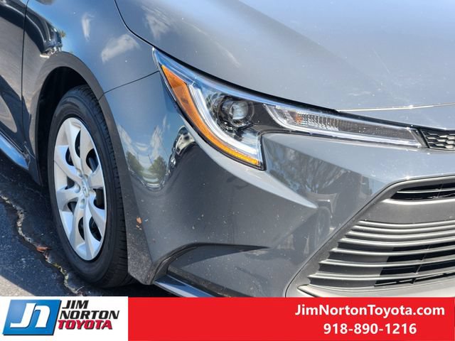 Used 2026 Toyota Corolla LE FWD image 9