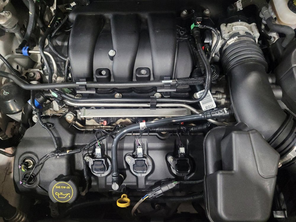 Used 2018 Ford Explorer XLT image 30