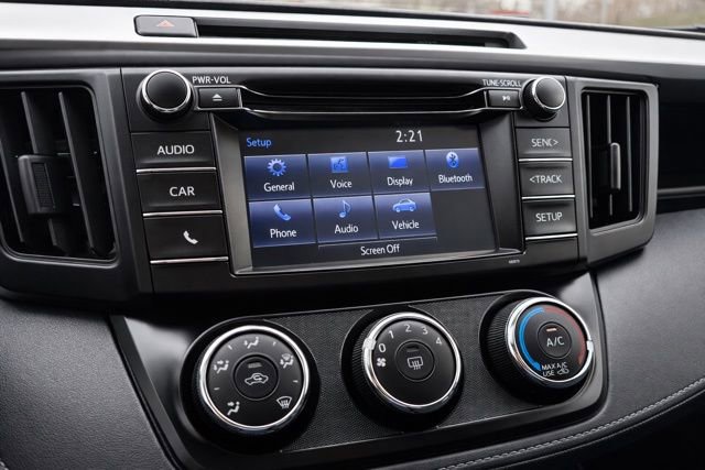 Used 2016 Toyota RAV4 LE image 22