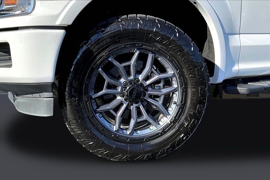 Used 2020 Ford F150 XLT w/ Equipment Group 302A Luxury AWD/4WD image 34