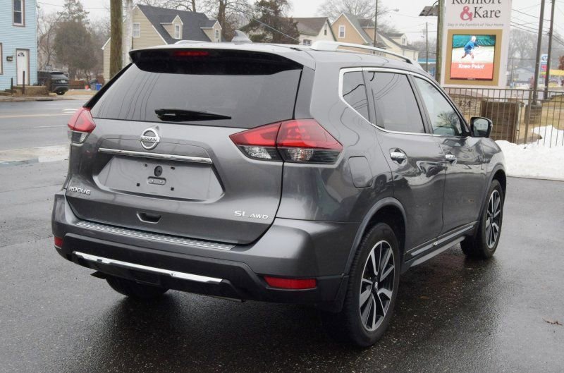 Used 2018 Nissan Rogue SL w/ Premium Package image 8