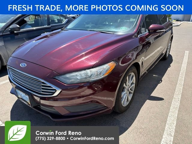 Certified 2017 Ford Fusion SE w/ Fusion SE Technology Package FWD image 3