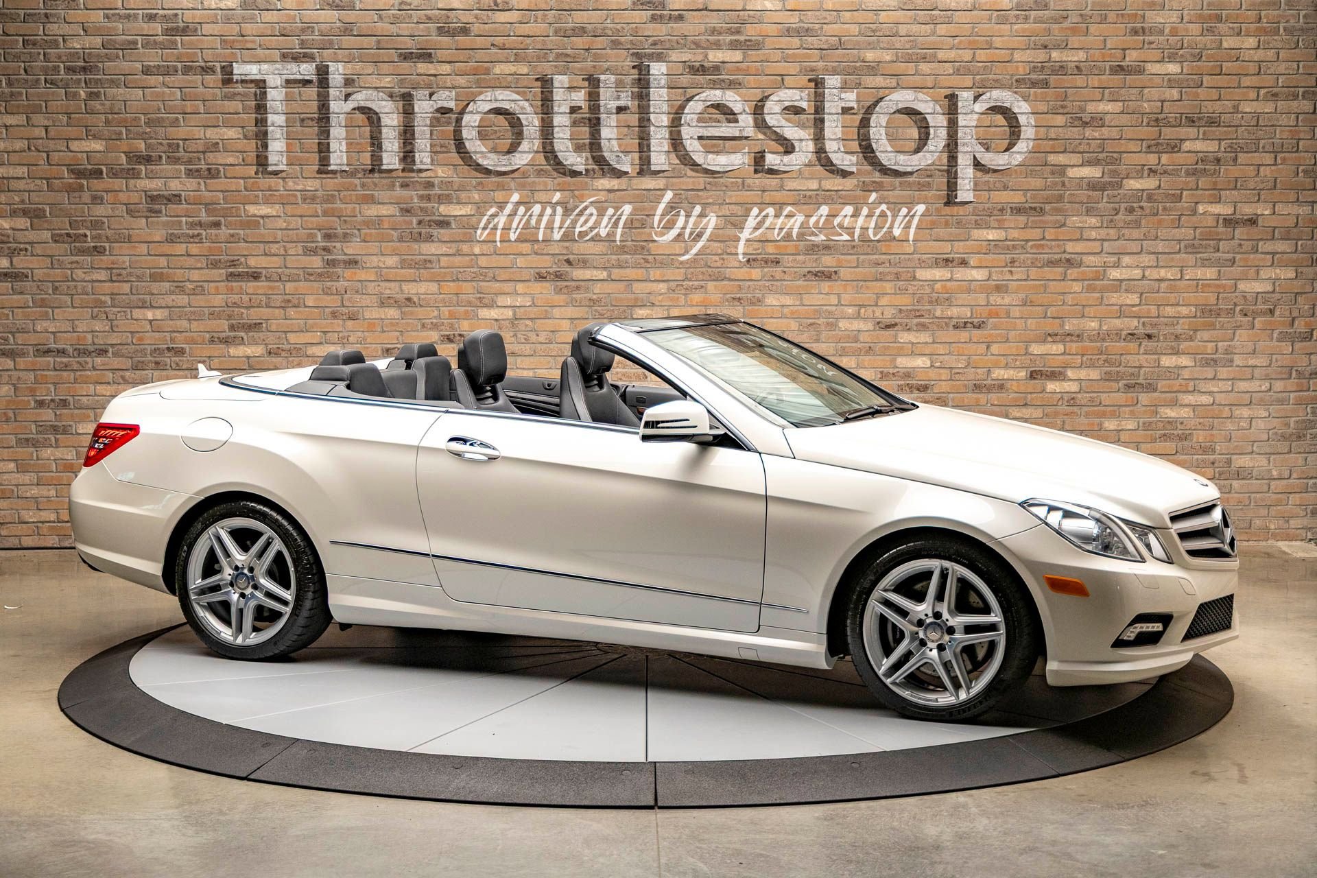 Used 2011 Mercedes-Benz E 550 Cabriolet image 3