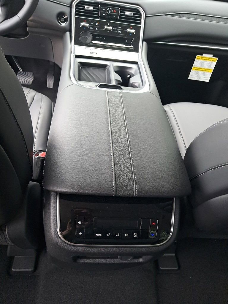 New 2025 Nissan Armada SV image 27