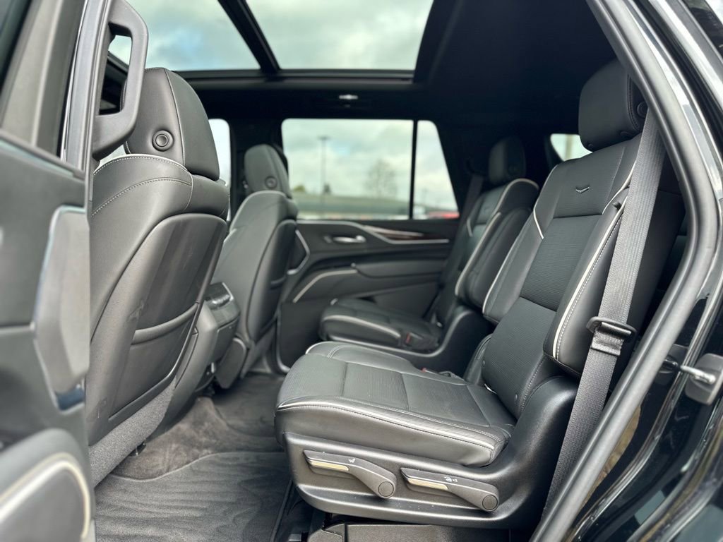 Used 2022 Cadillac Escalade Premium Luxury image 21