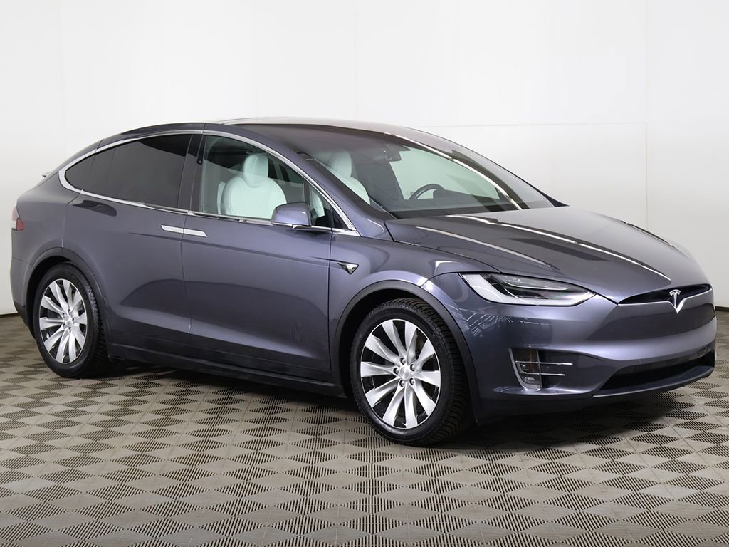 Used 2020 Tesla Model X Long Range image 2