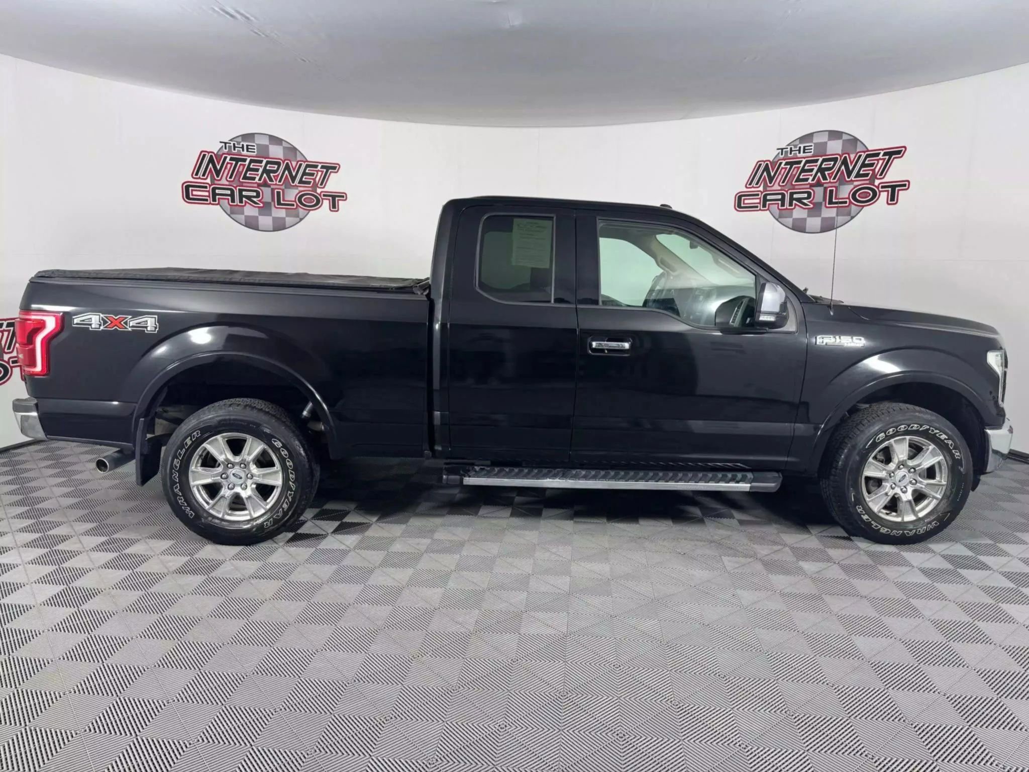 Used 2016 Ford F150 Lariat w/ Equipment Group 502A Luxury AWD/4WD image 8