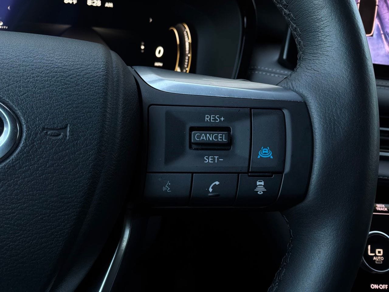 Used 2026 INFINITI QX60 Luxe FWD image 48