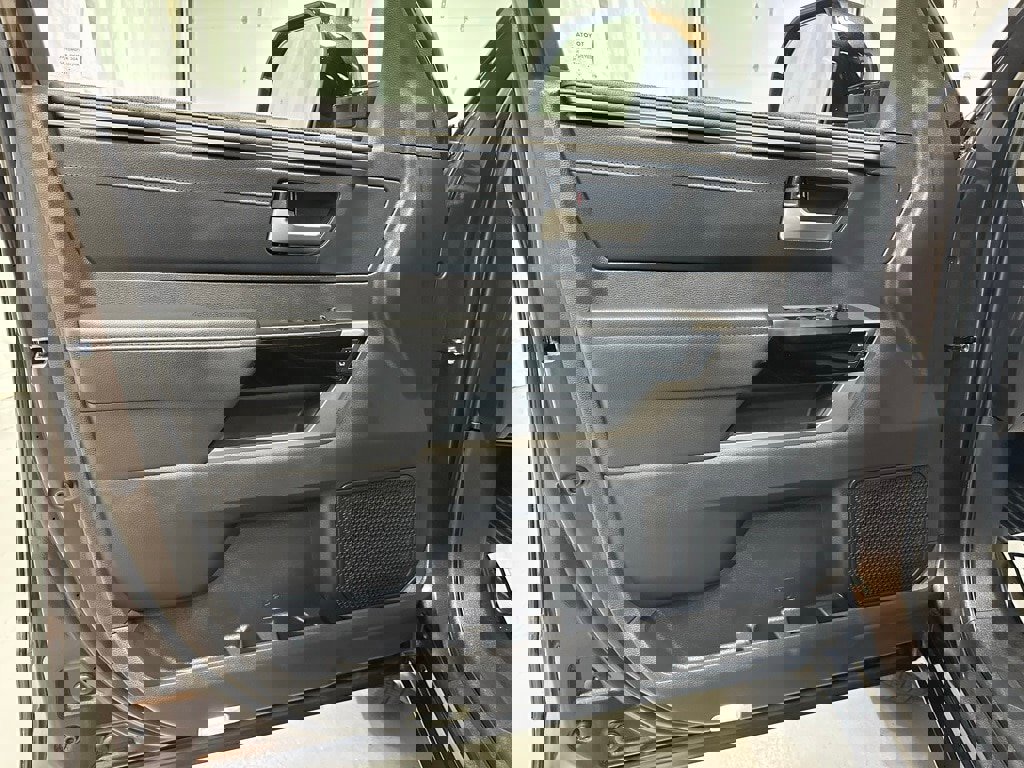 Used 2024 Toyota Tundra Limited image 9